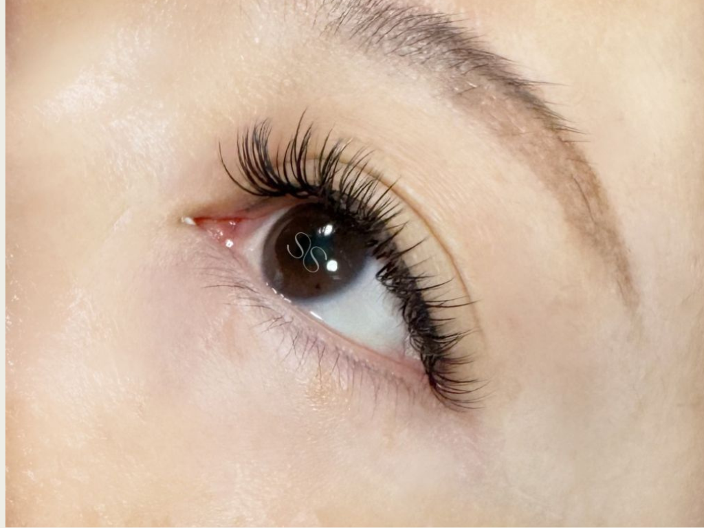 上野　浅草　Asakusa　Ueno Tokyo eyelash salon extention　eyebrow lamination lashlift english available taito experience beauty wellness facial wax eyebrow wax 眉　眉毛　アイブロウ　ワックス　美肌ワックス　眉パーマ　駅近　朝9時　開店　個人店　まつ毛パーマ専門店　まつ毛難民　まつエク　バインドロック　フラットラッシュ　一重　奥二重